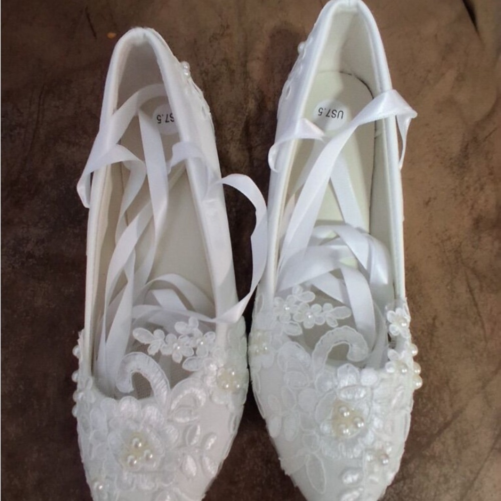 Elegant White Lace heels
